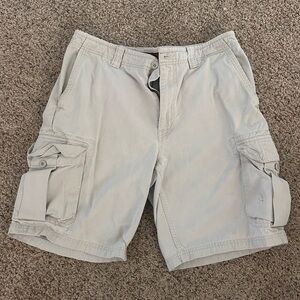 GAP Men's Light Khaki Cargo Shorts